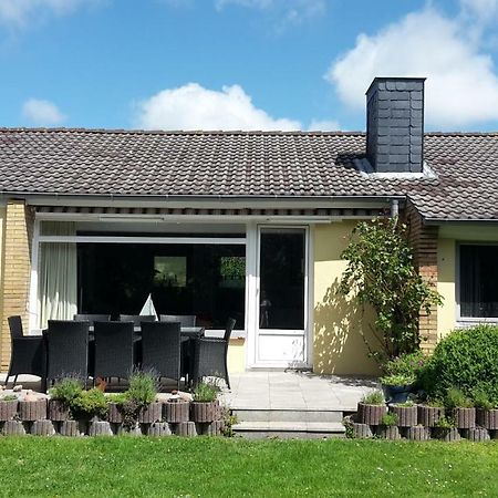 Ferienhaus "Achtern Diek" Busum Exterior photo
